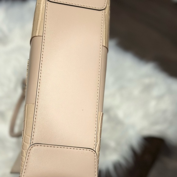 Authentic Michael Michael Kors Mercer MD NS Shopper, in Buff NWT - Picture 9 of 15